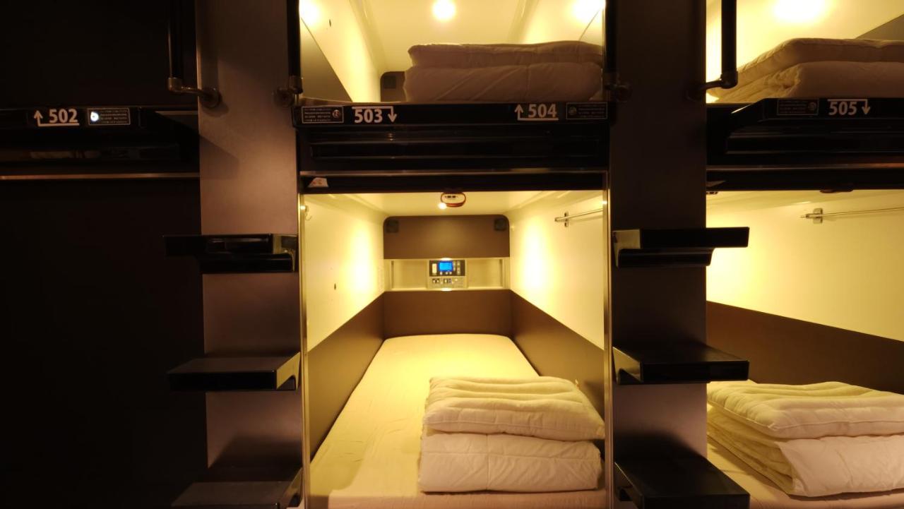 Acro Capsule Hotel Namba Dotonbori Ōsaka Exterior foto